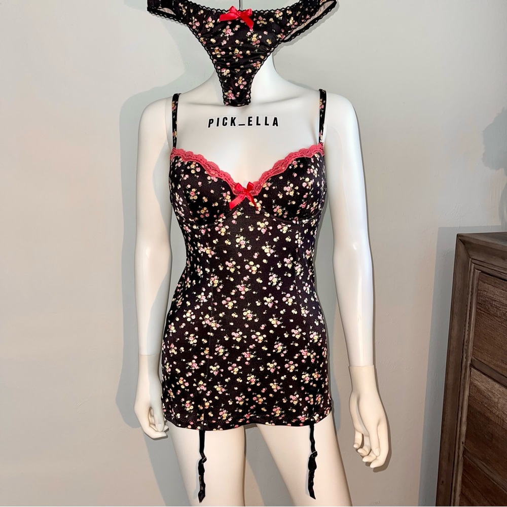 36C/M VS Victoria’s Secret 2010 Sexy Little Things Garter Slip Lingerie Dress